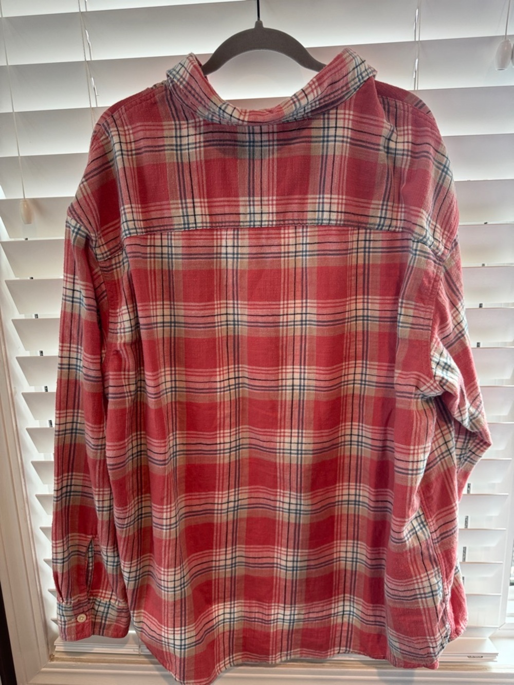 American Eagle Outfitters Red Plaid Button-Down Shirt.  Light weight. - Picture 2 of 3